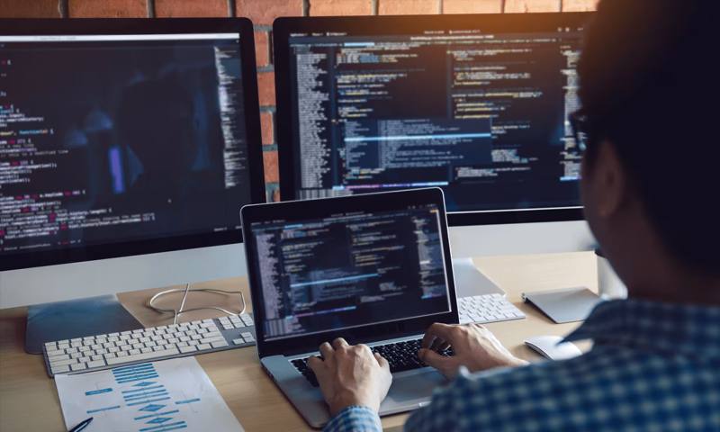 数据科学选型:R与Python如何赋能乐至县网站建设?
